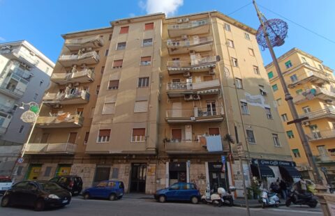 Quadrilocale a Torrione in Via P. del Pezzo