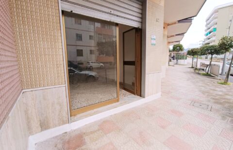 Locale Commerciale in Vendita a Battipaglia – Un’Occasione da Non Perdere