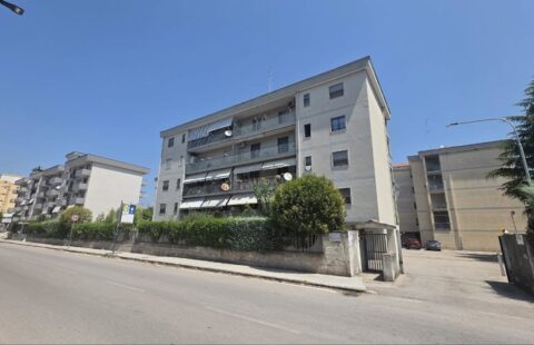 Appartamento a Battipaglia in viale della Libertà